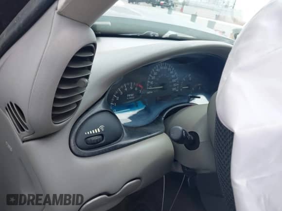 1998 Chevrolet Malibu с VIN 1G1ND52MXW6257754, выставлен на аукционе IAAI как лот 42057915 с пробегом Не указан миль и . История ставок и продаж доступна на DreamBid. Изображение 15.