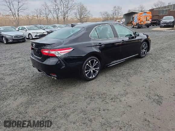 2019 Toyota Camry SE z VIN 4T1B11HK2KU178839, wystawiony jako Copart lot #90865985 z przebiegiem 54 949 mil mil oraz Szkoda całkowita • Salvage title. Historia ofert i sprzedaży dostępna na DreamBid. Obrazek 4.
