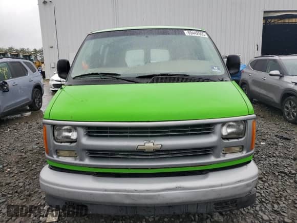 2001 Chevrolet Express Cargo with VIN 1GCFG25M311245058, listed as a Copart auction lot 69442605 with 194,902 mi miles and Salvage title. Bid and sale history available at DreamBid. Image 5.