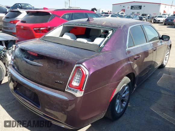 2020 Chrysler 300 Touring с VIN 2C3CCAAG6LH189554, выставлен на аукционе IAAI как лот 42914113 с пробегом 66 507 миль миль и . История ставок и продаж доступна на DreamBid. Изображение 4.