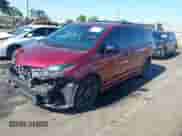 2020 Toyota Sienna SE z VIN 5TDXZ3DC8LS053685, wystawiony jako IAAI lot #42304380 z przebiegiem 40 812 mil mil oraz . Historia ofert i sprzedaży dostępna na DreamBid. Obrazek 2.