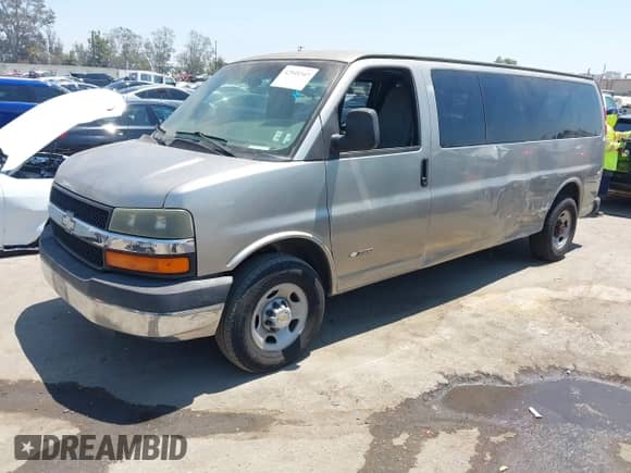 2003 Chevrolet Express Passenger with VIN 1GAHG39U131204366, listed as a IAAI auction lot 42941347 with 208,606 mi miles and . Bid and sale history available at DreamBid. Image 2.