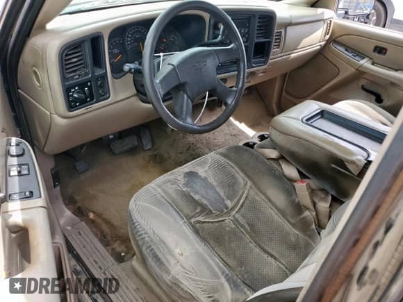 2005 Chevrolet Silverado 1500 Work Truck z VIN 1GCEC19X45Z205617, wystawiony jako Copart lot #80841085 z przebiegiem 167 998 mil mil oraz Czysty tytuł • Clean title. Historia ofert i sprzedaży dostępna na DreamBid. Obrazek 8.