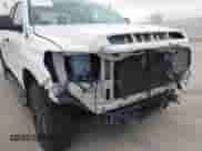 2019 Toyota Tundra SR z VIN 5TFRY5F19KX245581, wystawiony jako IAAI lot #41204371 z przebiegiem 82 784 mil mil oraz . Historia ofert i sprzedaży dostępna na DreamBid. Obrazek 6.