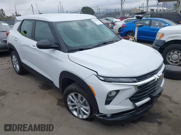 2025 Chevrolet TrailBlazer LS z VIN KL79MMSP8SB148205, wystawiony jako IAAI lot #43314597 z przebiegiem 11 472 mil mil oraz . Historia ofert i sprzedaży dostępna na DreamBid. Obrazek 1.