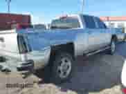 2017 Chevrolet Silverado 2500HD Work Truck z VIN 1GC1KUEG5HF122776, wystawiony jako IAAI lot #41386927 z przebiegiem 55 682 mil mil oraz . Historia ofert i sprzedaży dostępna na DreamBid. Obrazek 4.