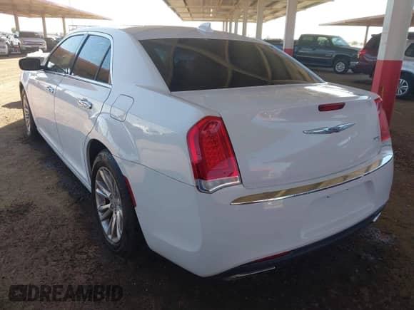 2016 Chrysler 300 C с VIN 2C3CCAEG2GH161220, выставлен на аукционе IAAI как лот 42817437 с пробегом 111 000 миль миль и . История ставок и продаж доступна на DreamBid. Изображение 3.