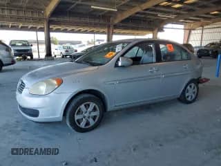 2006 Hyundai Accent GLS z VIN KMHCN46C56U031622, wystawiony jako Copart lot #85557345 z przebiegiem Nie podano mil oraz Szkoda całkowita • Salvage title. Historia ofert i sprzedaży dostępna na DreamBid. Obrazek 1.