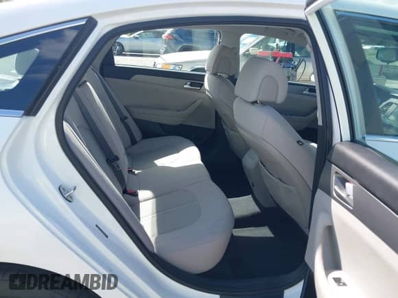 2016 Hyundai Sonata SE с VIN 5NPE24AFXGH308154, выставлен на аукционе IAAI как лот 43499162 с пробегом 66 791 миль миль и . История ставок и продаж доступна на DreamBid. Изображение 8.