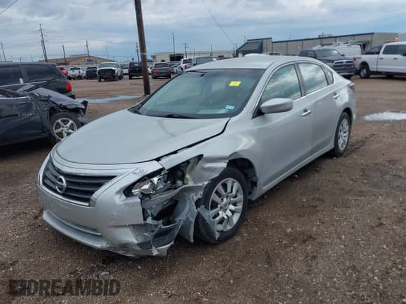 2015 Nissan Altima S z VIN 1N4AL3AP7FN890796, wystawiony jako IAAI lot #43305233 z przebiegiem 131 217 mil mil oraz . Historia ofert i sprzedaży dostępna na DreamBid. Obrazek 2.