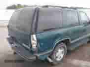 1998 Chevrolet Tahoe с VIN 1GNEK13R2WJ336615, выставлен на аукционе IAAI как лот 43285871 с пробегом 278 053 миль миль и . История ставок и продаж доступна на DreamBid. Изображение 6.