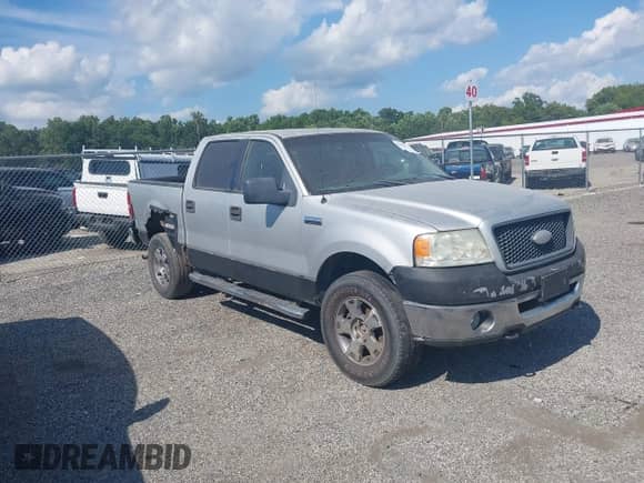 2006 Ford F-150 XLT with VIN 1FTPW14546KA66332, listed as a IAAI auction lot 42982422 with 249,938 mi miles and . Bid and sale history available at DreamBid. Image 1.