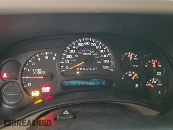 2006 GMC Sierra 1500 SLT z VIN 2GTEK13N261170631, wystawiony jako Copart lot #83813904 z przebiegiem 133 834 mil mil oraz Nie do naprawy • Non repairable. Historia ofert i sprzedaży dostępna na DreamBid. Obrazek 9.