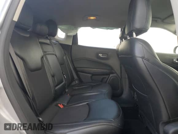 2019 Jeep Compass Latitude с VIN 3C4NJDBB0KT689598, выставлен на аукционе Copart как лот 62370715 с пробегом 80 928 миль миль и Списание • Salvage title. История ставок и продаж доступна на DreamBid. Изображение 10.