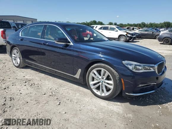 2017 BMW 7 Series ALPINA B7 xDrive с VIN WBA7F2C3XHG423179, выставлен на аукционе Copart как лот 68339555 с пробегом 55 399 миль миль и Списание • Salvage title. История ставок и продаж доступна на DreamBid. Изображение 4.