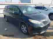 2012 Toyota Sienna LE z VIN 5TDKA3DC1CS013790, wystawiony jako IAAI lot #43538967 z przebiegiem 169 129 mil mil oraz . Historia ofert i sprzedaży dostępna na DreamBid. Obrazek 1.