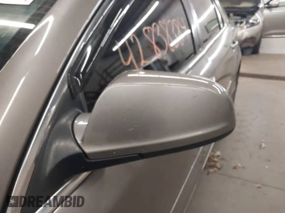 2012 Chevrolet Malibu 1LT z VIN 1G1ZC5E06CF218586, wystawiony jako IAAI lot #42838384 z przebiegiem 183 069 mil mil oraz . Historia ofert i sprzedaży dostępna na DreamBid. Obrazek 12.