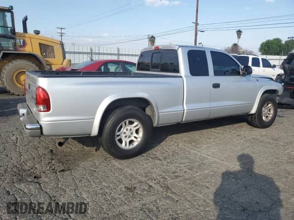 2004 Dodge Dakota SLT with VIN 1D7GL42N94S576921, listed as a Copart auction lot 89334585 with 175,085 mi miles and Salvage title. Bid and sale history available at DreamBid. Image 3.