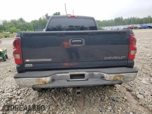 2003 Chevrolet Silverado 1500HD LS с VIN 1GCGK13U63F242001, выставлен на аукционе Copart как лот 64639004 с пробегом 165 645 миль миль и Списание • Salvage title. История ставок и продаж доступна на DreamBid. Изображение 6.