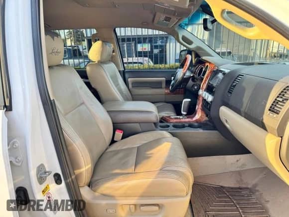 2008 Toyota Tundra Limited z VIN 5TFDV58168X073440, wystawiony jako Copart lot #52966805 z przebiegiem Nie podano mil oraz Czysty tytuł • Clean title. Historia ofert i sprzedaży dostępna na DreamBid. Obrazek 5.