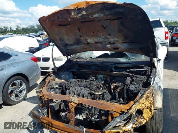 2014 Hyundai Sonata GLS z VIN 5NPEB4AC4EH877343, wystawiony jako IAAI lot #43324912 z przebiegiem Nie podano mil oraz . Historia ofert i sprzedaży dostępna na DreamBid. Obrazek 6.