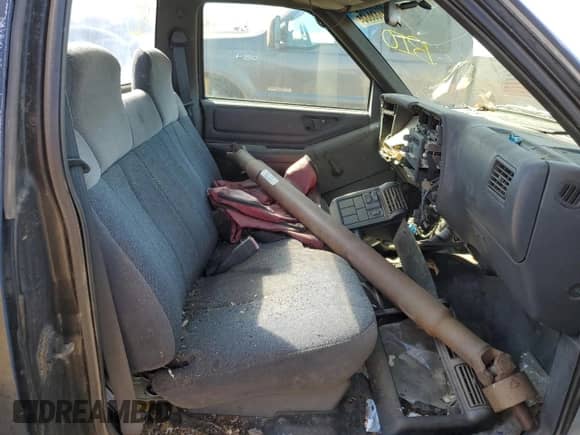 1994 Chevrolet S-10 с VIN 1GCCS1447R8219837, выставлен на аукционе Copart как лот 49135835 с пробегом 230 983 миль миль и Чистый • Clean title. История ставок и продаж доступна на DreamBid. Изображение 10.