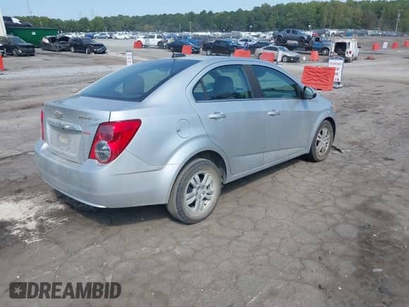 2015 Chevrolet Sonic LT с VIN 1G1JC5SB7F4116118, выставлен на аукционе IAAI как лот 43208939 с пробегом 118 161 миль миль и . История ставок и продаж доступна на DreamBid. Изображение 4.