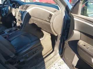 2009 Chevrolet Traverse 2LT z VIN 1GNEV23D19S110808, wystawiony jako IAAI lot #43398144 z przebiegiem 153 484 mil mil oraz . Historia ofert i sprzedaży dostępna na DreamBid. Obrazek 5.