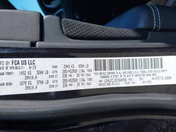 2015 Jeep Grand Cherokee SRT z VIN 1C4RJFDJ3FC949706, wystawiony jako IAAI lot #41436193 z przebiegiem 29 946 mil mil oraz . Historia ofert i sprzedaży dostępna na DreamBid. Obrazek 9.