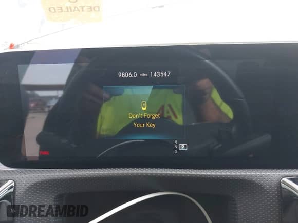 2020 Mercedes-Benz CLA 250 z VIN WDD5J4GB1LN043941, wystawiony jako IAAI lot #43011919 z przebiegiem 143 547 mil mil oraz . Historia ofert i sprzedaży dostępna na DreamBid. Obrazek 7.