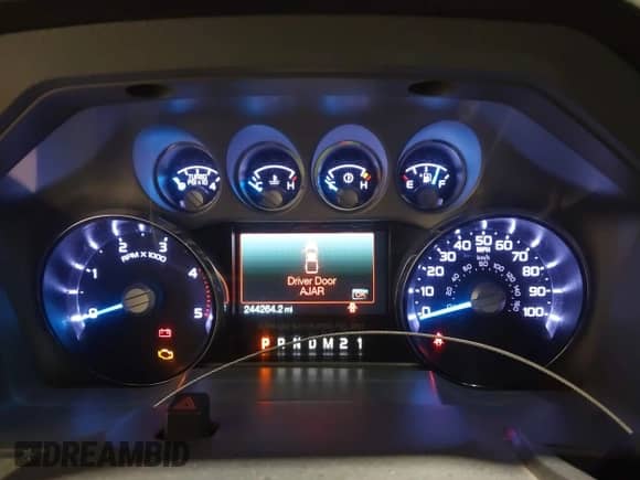 2011 Ford F-250 XL z VIN 1FT7W2BT3BEA46749, wystawiony jako IAAI lot #41059135 z przebiegiem 244 264 mil mil oraz . Historia ofert i sprzedaży dostępna na DreamBid. Obrazek 7.