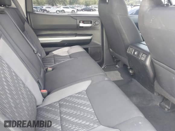 2021 Toyota Tundra SR5 z VIN 5TFDY5F17MX047532, wystawiony jako IAAI lot #42384142 z przebiegiem 79 318 mil mil oraz . Historia ofert i sprzedaży dostępna na DreamBid. Obrazek 8.