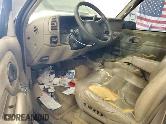 1999 Chevrolet Suburban с VIN 1GNGK26J6XJ444189, выставлен на аукционе Copart как лот 68249474 с пробегом 216 412 миль миль и Списание • Salvage title. История ставок и продаж доступна на DreamBid. Изображение 8.