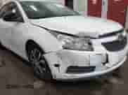 2012 Chevrolet Cruze LS z VIN 1G1PC5SH2C7362518, wystawiony jako IAAI lot #43401897 z przebiegiem 160 773 mil mil oraz . Historia ofert i sprzedaży dostępna na DreamBid. Obrazek 6.