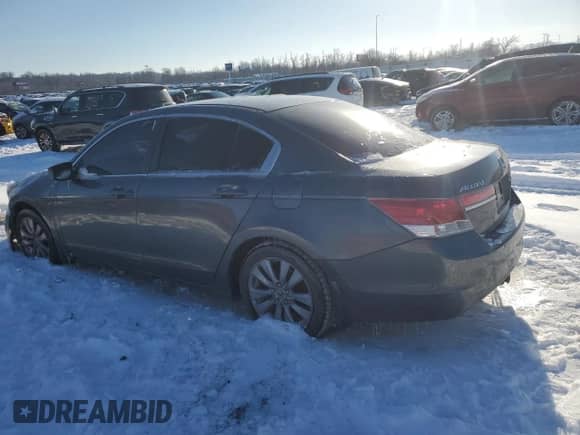 2012 Honda Accord EX z VIN 1HGCP2E76CA028301, wystawiony jako Copart lot #86142594 z przebiegiem 220 462 mil mil oraz Szkoda całkowita • Salvage title. Historia ofert i sprzedaży dostępna na DreamBid. Obrazek 2.