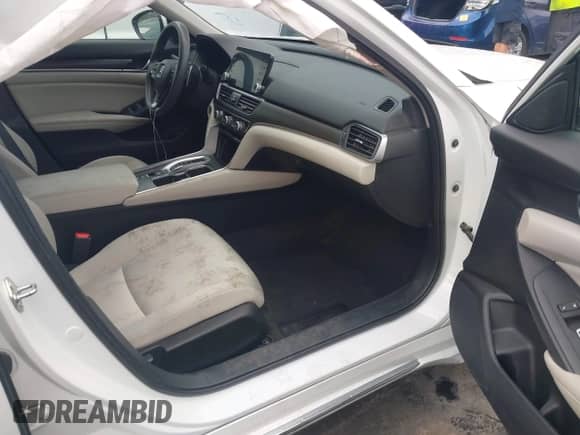 2018 Honda Accord EX z VIN 1HGCV3F40JA004282, wystawiony jako IAAI lot #43368077 z przebiegiem 75 815 mil mil oraz . Historia ofert i sprzedaży dostępna na DreamBid. Obrazek 5.