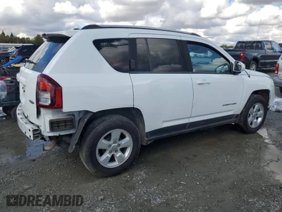 2016 Jeep Compass Latitude с VIN 1C4NJCEB1GD542922, выставлен на аукционе Copart как лот 86600515 с пробегом 205 373 миль миль и Списание • Salvage title. История ставок и продаж доступна на DreamBid. Изображение 3.