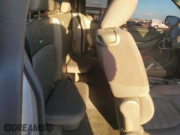 2012 Nissan Frontier SV z VIN 1N6AD0CW4CC446919, wystawiony jako Copart lot #82658195 z przebiegiem 148 977 mil mil oraz Szkoda całkowita • Salvage title. Historia ofert i sprzedaży dostępna na DreamBid. Obrazek 10.