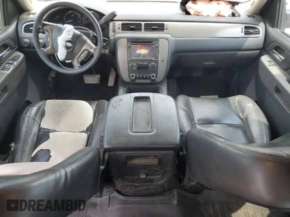 2013 Chevrolet Silverado 2500HD LTZ z VIN 1GC1KYE80DF166324, wystawiony jako Copart lot #56515545 z przebiegiem 584 289 mil mil oraz Szkoda całkowita • Salvage title. Historia ofert i sprzedaży dostępna na DreamBid. Obrazek 8.