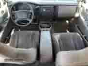 2001 Dodge Dakota Sport z VIN 1B7HG2AN51S316875, wystawiony jako Copart lot #63672775 z przebiegiem 197 760 mil mil oraz Szkoda całkowita • Salvage title. Historia ofert i sprzedaży dostępna na DreamBid. Obrazek 8.