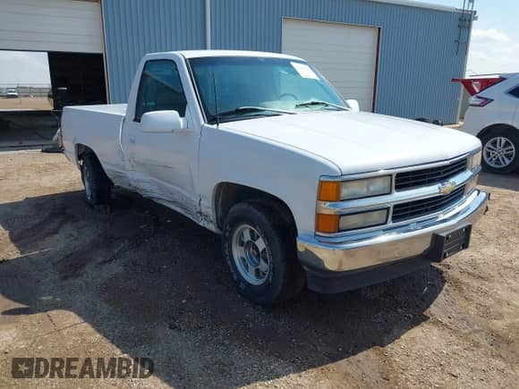 1995 Chevrolet Silverado 1500 z VIN 1GCEC14Z8SZ217712, wystawiony jako IAAI lot #42459235 z przebiegiem 172 963 mil mil oraz . Historia ofert i sprzedaży dostępna na DreamBid. Obrazek 1.