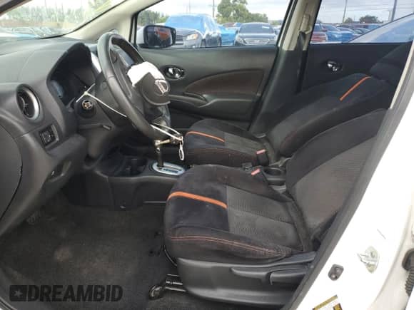 2016 Nissan Note SR z VIN 3N1CE2CP3GL350516, wystawiony jako Copart lot #64725645 z przebiegiem 89 113 mil mil oraz Szkoda całkowita • Salvage title. Historia ofert i sprzedaży dostępna na DreamBid. Obrazek 7.