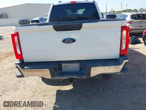 2024 Ford F-250 XL z VIN 1FT7W2BT6RED23453, wystawiony jako IAAI lot #43149828 z przebiegiem 69 818 mil mil oraz . Historia ofert i sprzedaży dostępna na DreamBid. Obrazek 16.