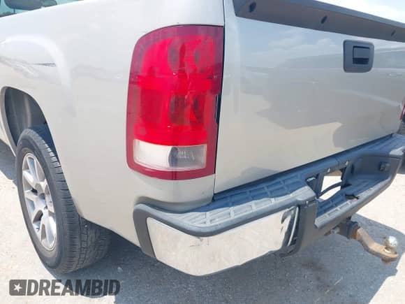 2007 GMC Sierra 1500 Work Truck с VIN 1GTEC14C37Z584973, выставлен на аукционе IAAI как лот 42943433 с пробегом 181 144 миль миль и . История ставок и продаж доступна на DreamBid. Изображение 12.