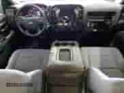 2015 Chevrolet Silverado 2500HD Work Truck z VIN 1GC1KUEG0FF536514, wystawiony jako Copart lot #53471415 z przebiegiem 187 156 mil mil oraz Szkoda całkowita • Salvage title. Historia ofert i sprzedaży dostępna na DreamBid. Obrazek 8.