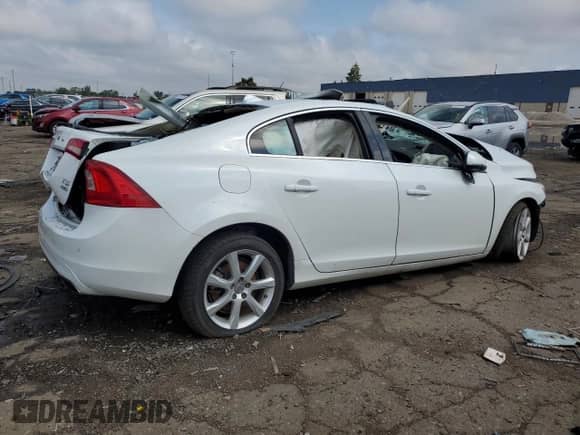 2016 Volvo S60 T5 Premier с VIN YV1612TK9G2393070, выставлен на аукционе Copart как лот 68346935 с пробегом Не указан миль и Чистый • Clean title. История ставок и продаж доступна на DreamBid. Изображение 3.