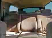 2001 Chevrolet Suburban LS с VIN 3GNEC16T11G274672, выставлен на аукционе Copart как лот 60063175 с пробегом Не указан миль и Списание • Salvage title. История ставок и продаж доступна на DreamBid. Изображение 10.