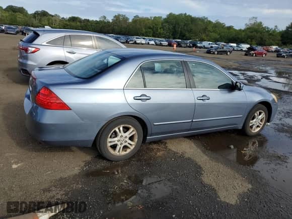 2007 Honda Accord EX with VIN 1HGCM56797A097787, listed as a Copart auction lot 72071195 with 170,887 mi miles and Clean title. Bid and sale history available at DreamBid. Image 3.