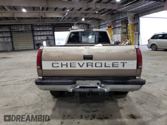 1995 Chevrolet Silverado 3500 с VIN 1GCHK33F2SF002296, выставлен на аукционе Copart как лот 81612483 с пробегом 269 032 миль миль и Списание • Salvage title. История ставок и продаж доступна на DreamBid. Изображение 6.