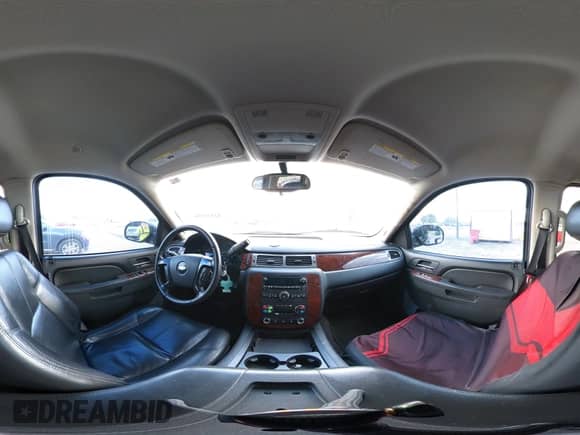 2010 Chevrolet Suburban LT z VIN 1GNUCJE08AR192831, wystawiony jako IAAI lot #42534754 z przebiegiem 165 741 mil mil oraz . Historia ofert i sprzedaży dostępna na DreamBid. Obrazek 19.